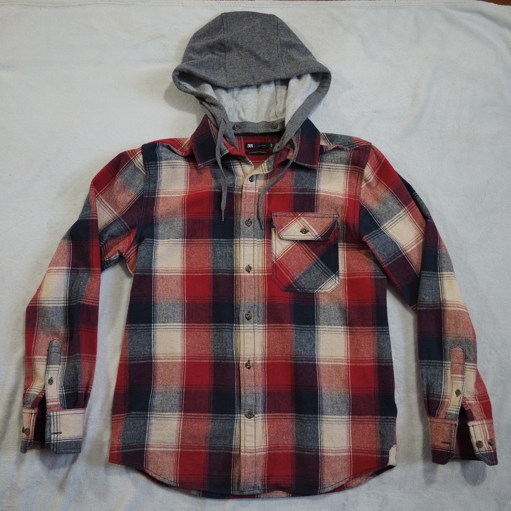 Le31 Simons Sz M  Red and Gray Plaid W/ Removable  Hoodie Button Down Shirt